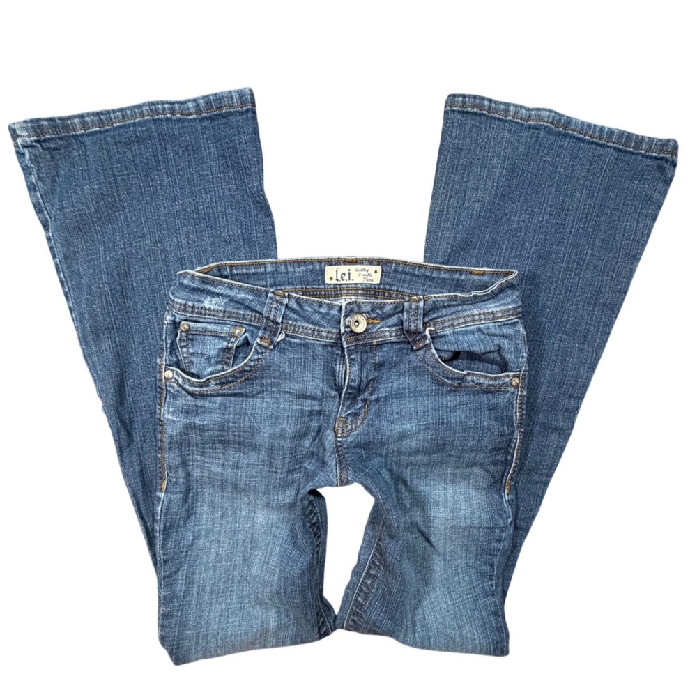 L.E.I. Trouble Flare Jeans Womens 9 Long Medium Wash Low Rise Y2K Denim